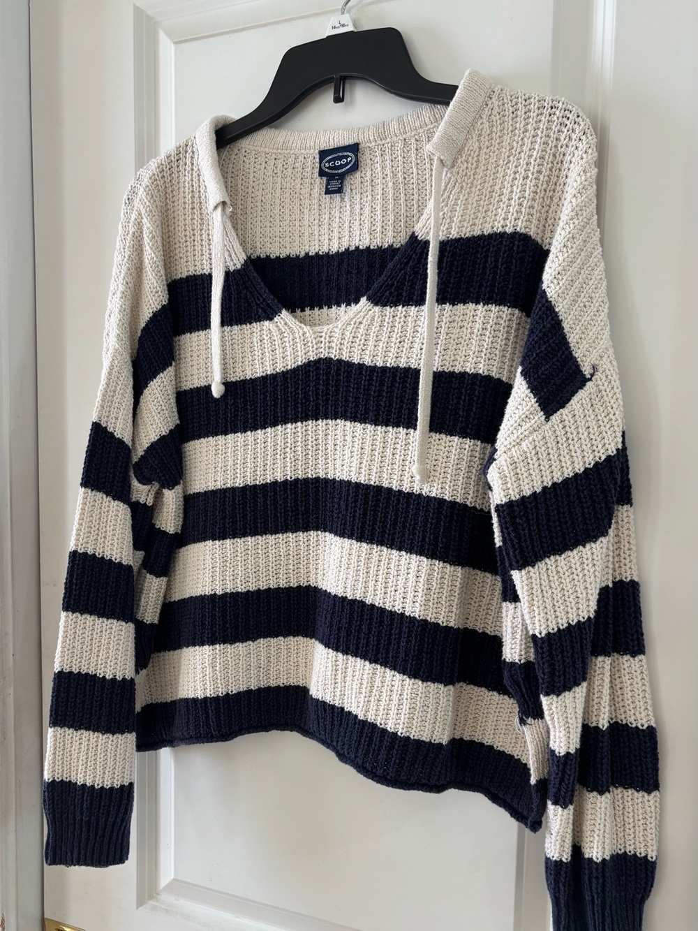 Scoop Striped V-Neck Hoodie Sweater - Navy & Cream M